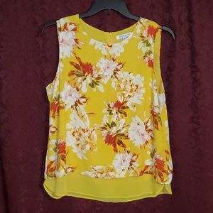 Rose & Olive floral print sleeveleas blouse